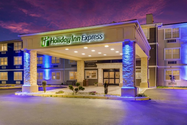 Holiday Inn Express Plymouth image 3